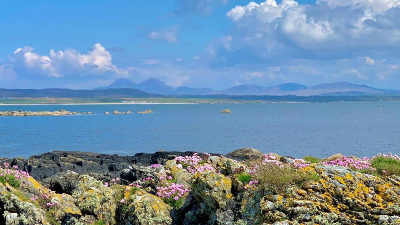 Bruichladdich Loch Gorm House Bed & Breakfast エクステリア 写真